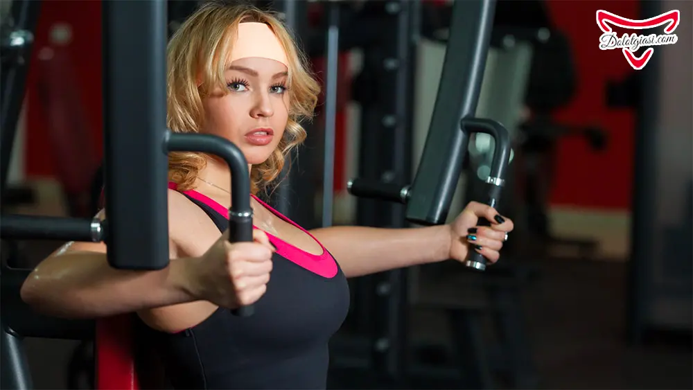 20+ Bài tập tăng vòng 1 cho nữ "SIÊU TỐC" không thể bỏ qua! 13 Ép ngực bằng máy tập giúp vòng 1 phát triển